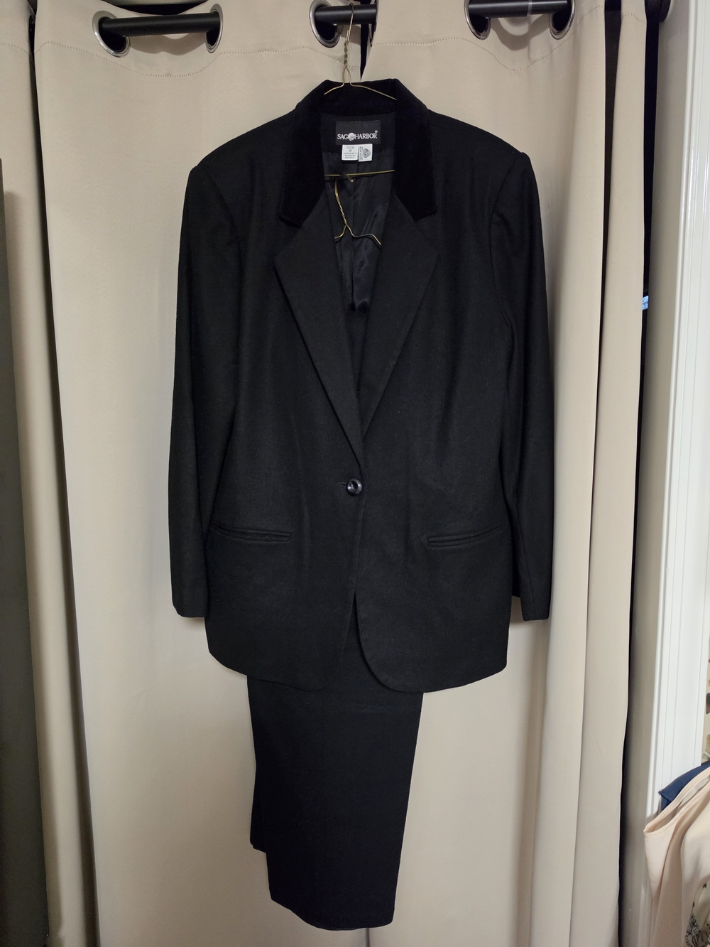 Black Women's Two-Piece Blazer and Trouser Suit 100% Wool, Warm!!